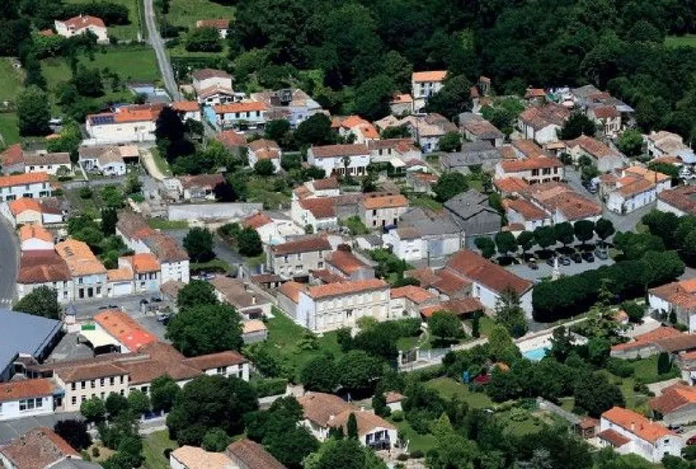 Image Terrain à bâtir de 497 m2 au prix de 96900 € à FORGES.