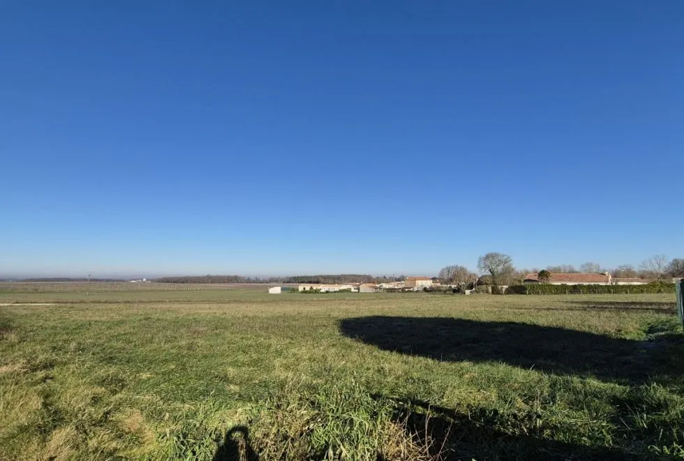 Image Terrain à bâtir de 390 m2 au prix de 49900 € à GREZAC.