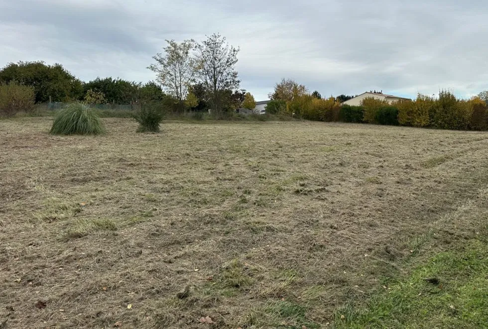Image Terrain à bâtir de 603 m2 au prix de 53900 € à SAINTES.