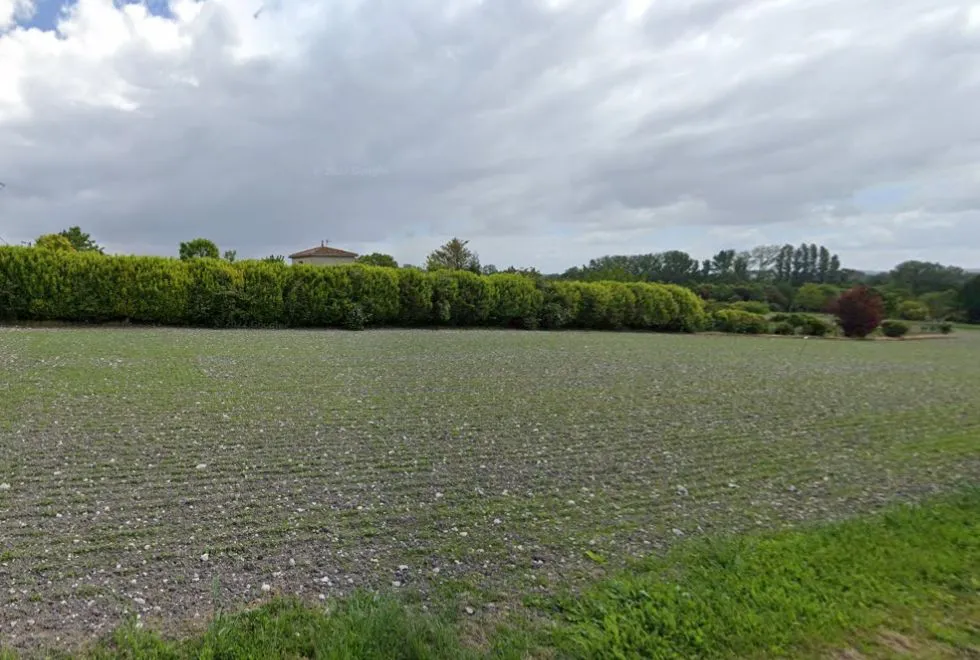 Image Terrain à bâtir de 600 m2 au prix de 24500 € à COLOMBIERS.