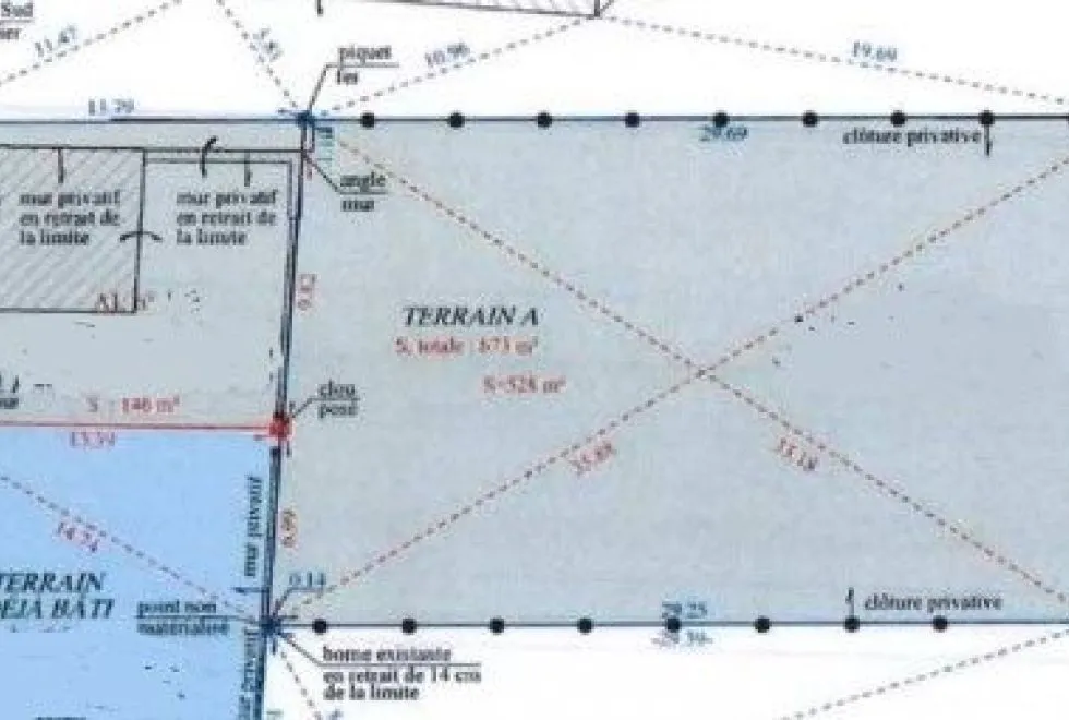 Image Terrain à bâtir de 530 m2 au prix de 85000 € à MARENNES.